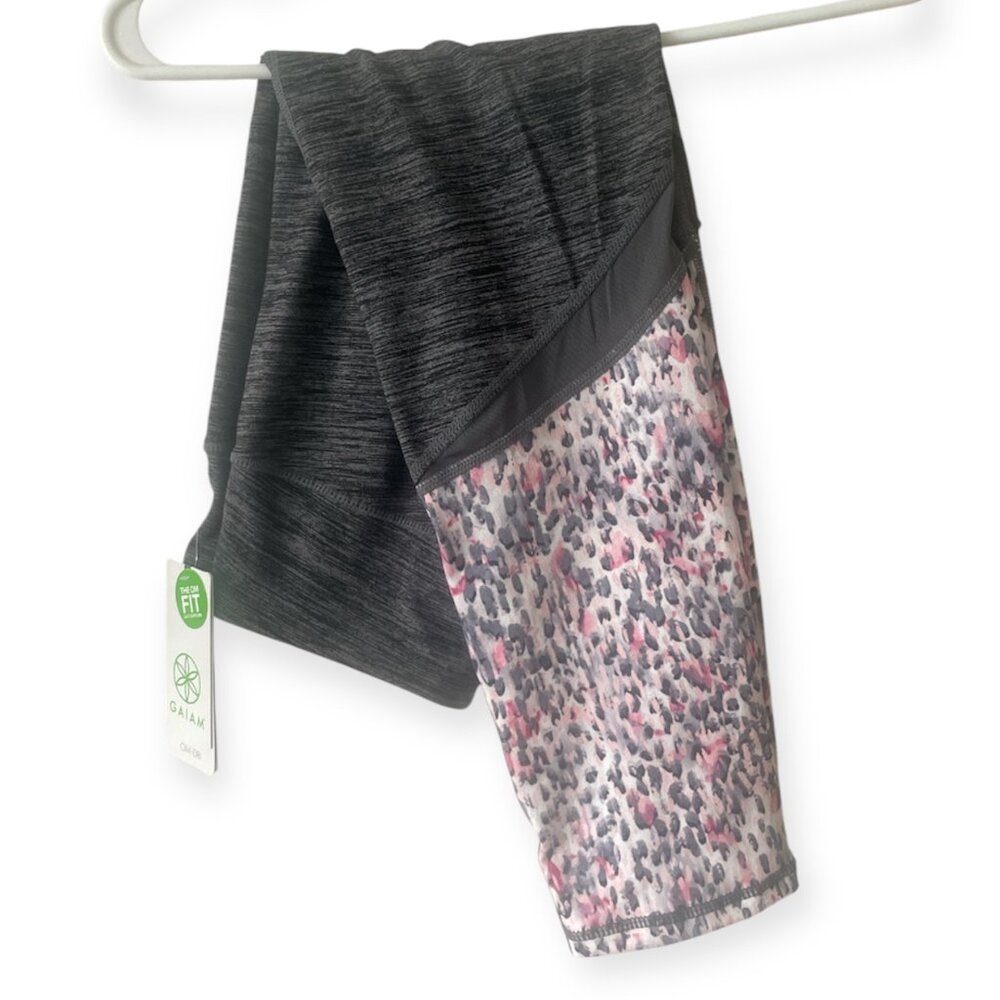 NEW Gaiam OM Yoga Ryan Mesh Capri Charcoal Heather GAW182LE10LT002 Claire Print